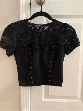 Widow Black Lace-Detail Short Sleeve Top